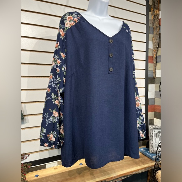 Emery Rose blouse size 5X - Picture 3 of 8